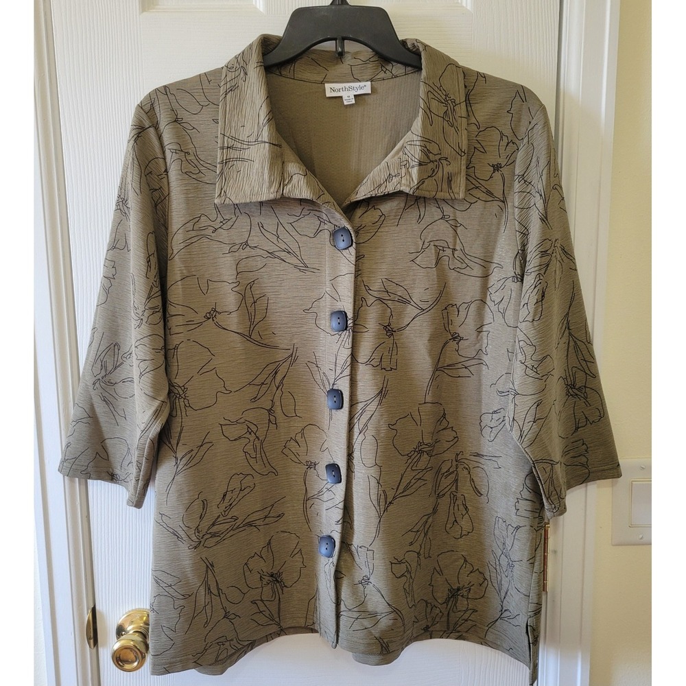 NorthStyle Top Blouse Size 1x Olive Green Floral Chunky Buttons‎ Collared